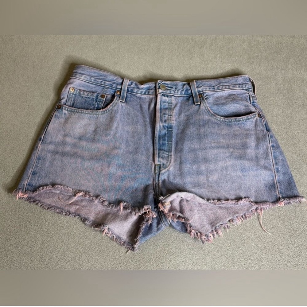 17inch waist a pink tint to the the denim